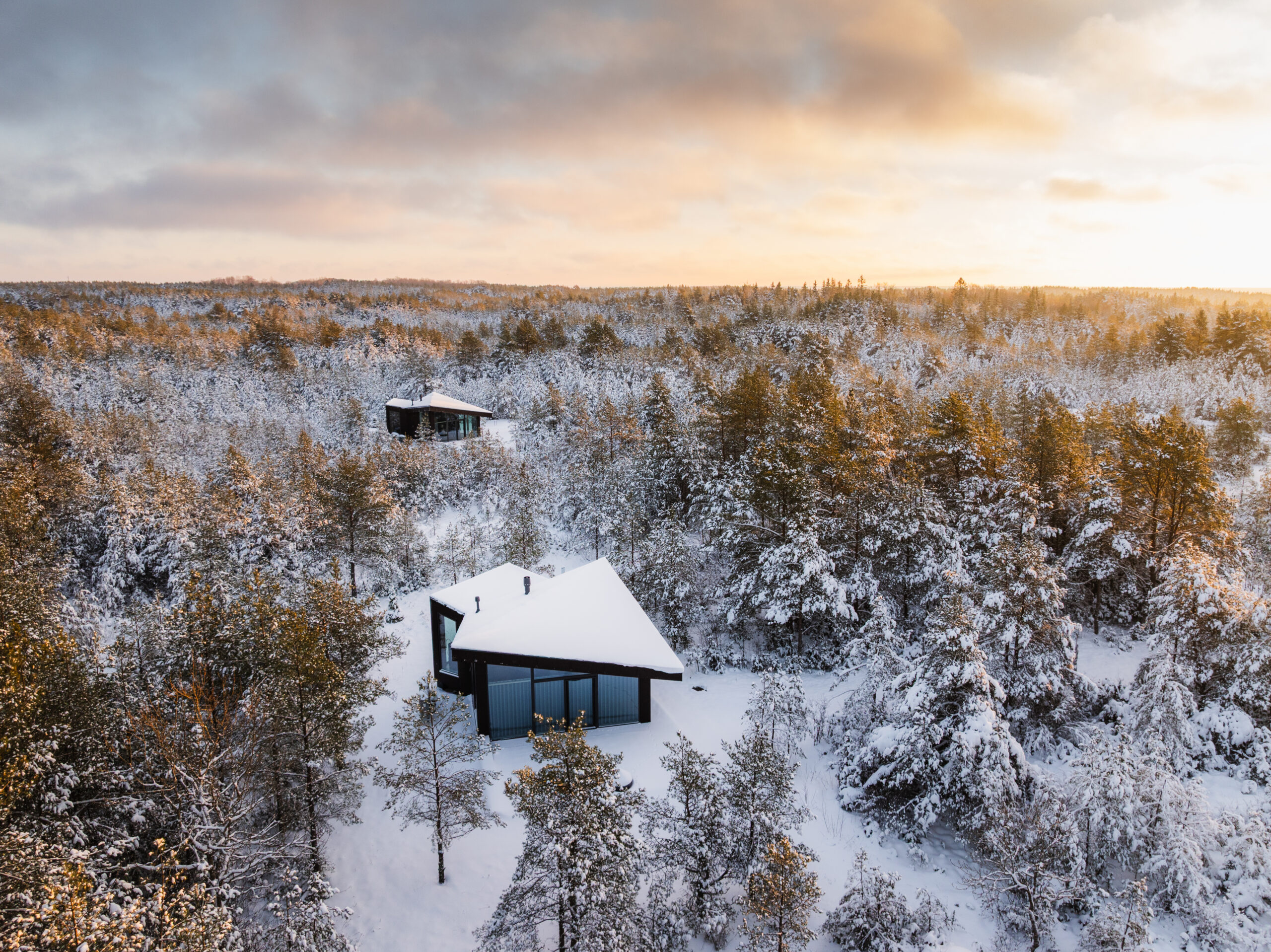 alt="Dharma Resort Winter"